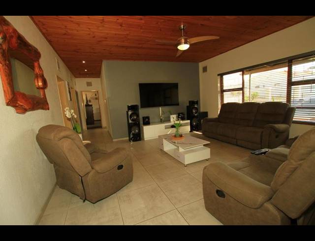 3 BEDROOM HOUSE FOR SALE IN SHIRLEY PARK